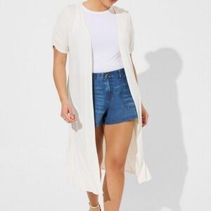 Torrid Short Sleeve Cream/White Duster
